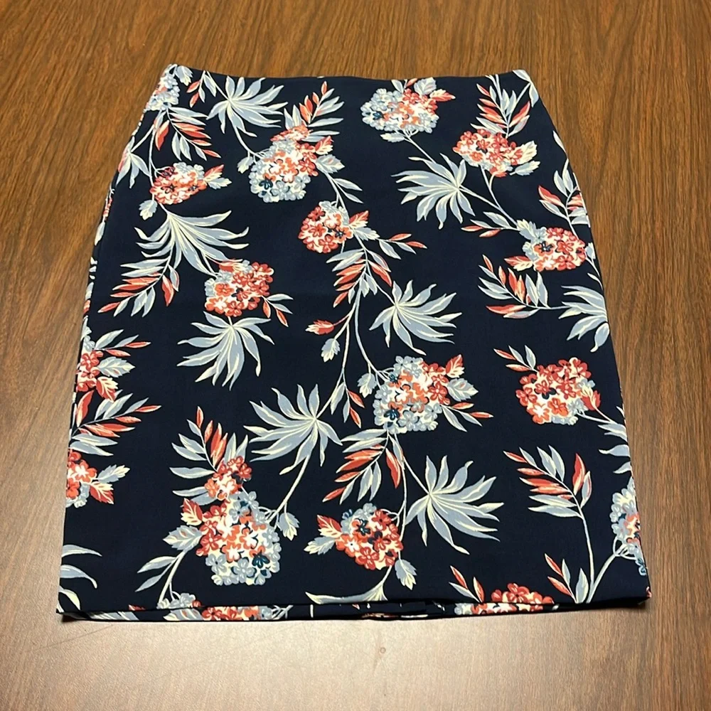 Ann Taylor factory skirt, size‎ 6, NWT